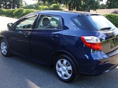 Used 2009 Toyota Matrix FWD image 4