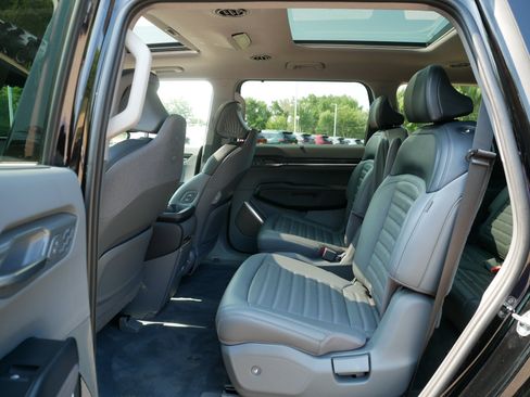 Used 2024 Kia EV9 Land AWD/4WD image 35