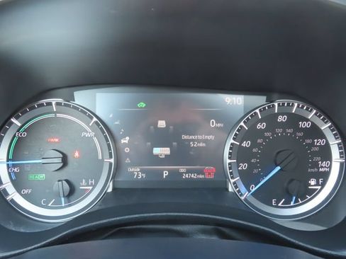 Used 2024 Toyota Highlander LE AWD/4WD image 35