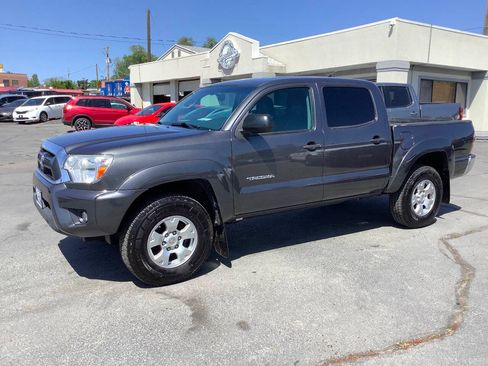 Used 2014 Toyota Tacoma 4x4 Double Cab w/ SR5 Package image 1