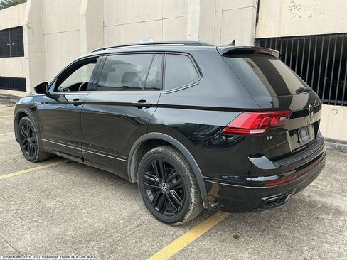 Used 2022 Volkswagen Tiguan SE R-Line FWD image 5