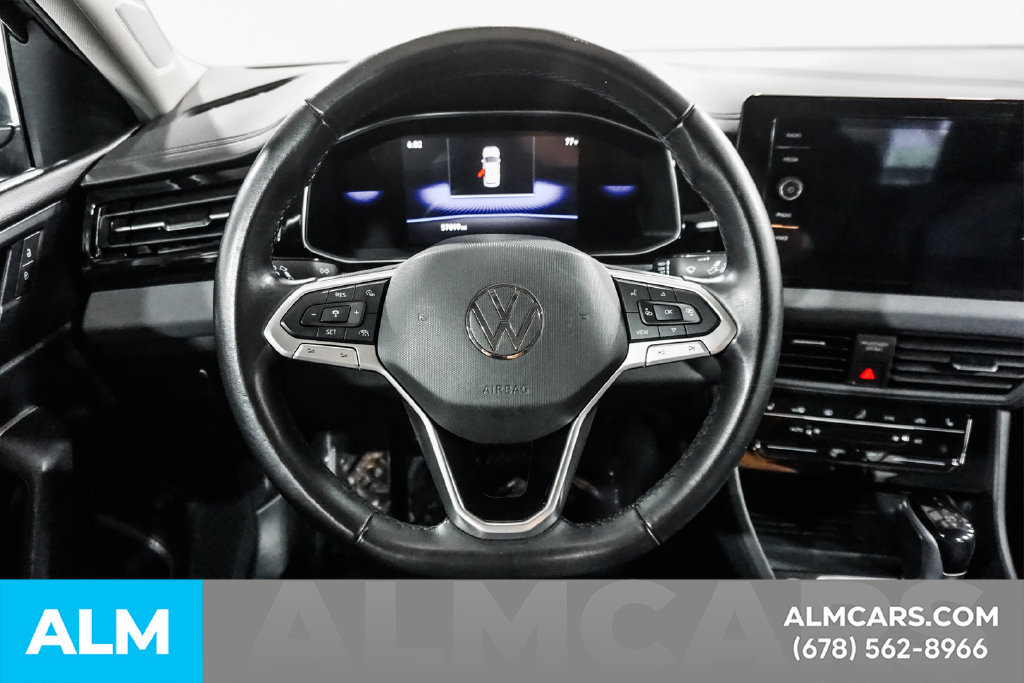 Used 2025 Volkswagen Jetta SE FWD image 24