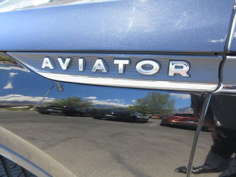 Used 2024 Lincoln Aviator Reserve AWD/4WD image 3