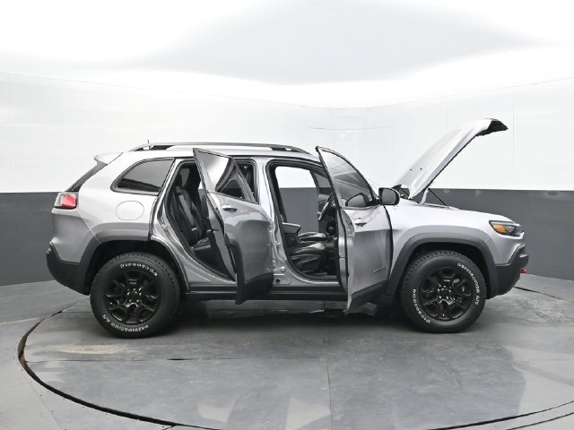Used 2021 Jeep Cherokee Trailhawk w/ Trailer Tow Group AWD/4WD image 65