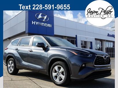 Used 2023 Toyota Highlander LE