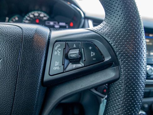 Used 2020 Chevrolet Trax LS image 22