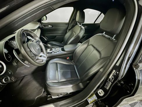 Used 2022 Alfa Romeo Giulia Sprint image 13