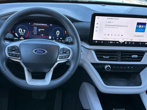 Used 2025 Ford Explorer Active w/ Active Comfort Package AWD/4WD image 15