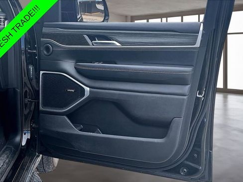 Used 2024 Jeep Wagoneer L Series II w/ Flexible Seating Group AWD/4WD image 27