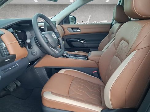 New 2026 Nissan Pathfinder Platinum w/ Cargo Package FWD image 20