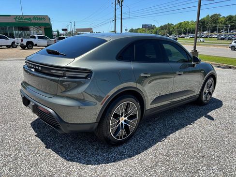 Used 2025 Porsche Macan 4 Electric AWD/4WD image 7