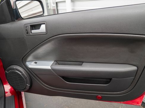 Used 2006 Ford Mustang GT image 34