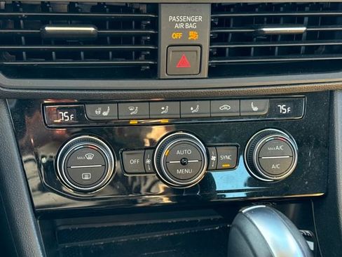 Used 2020 Volkswagen Jetta SEL image 29