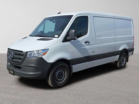 Used 2025 Mercedes-Benz Sprinter 2500 image 7