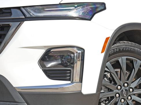 Used 2023 Chevrolet Traverse RS FWD image 13
