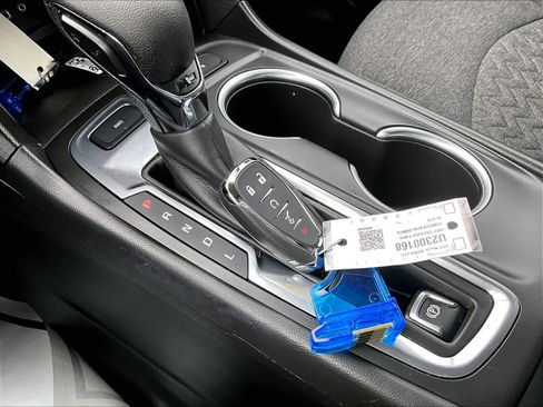 Used 2022 Chevrolet Equinox LT image 29