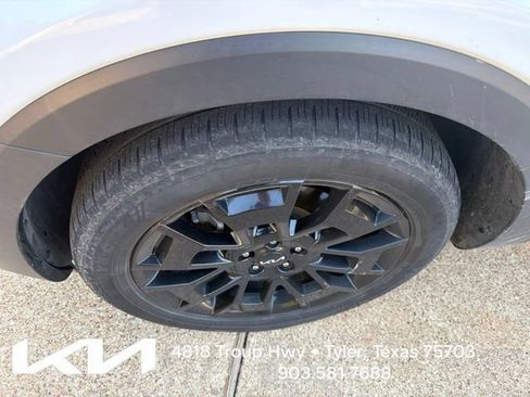 Used 2022 Kia Telluride EX w/ EX Premium Package AWD/4WD image 4