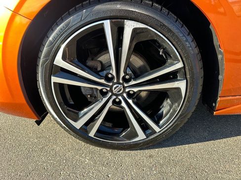 Used 2021 Nissan Sentra SR w/ SR Premium Package image 14