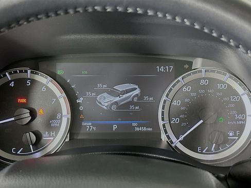 Used 2023 Toyota Highlander XLE image 19