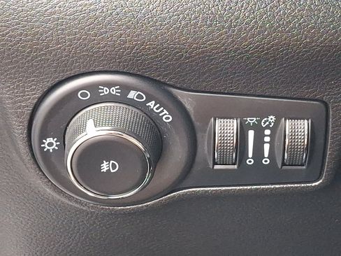 Used 2023 Jeep Compass Latitude AWD/4WD image 25