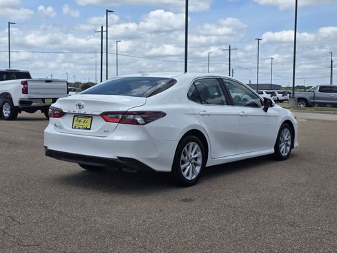 Used 2023 Toyota Camry LE FWD image 5