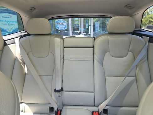 Used 2020 Volvo XC60 T5 Momentum FWD image 12