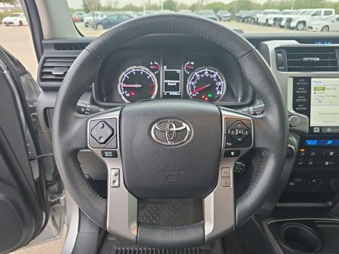 Used 2022 Toyota 4Runner Limited image 15