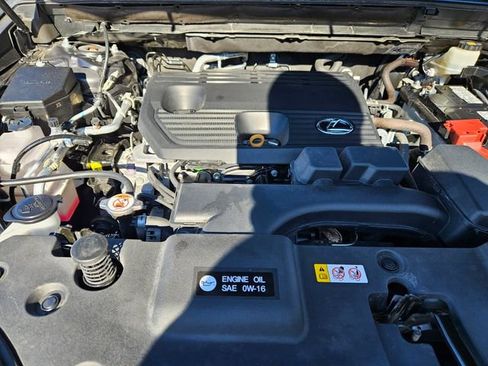 Used 2024 Lexus NX 250 FWD w/ Towing Package (2000 Lbs) image 18