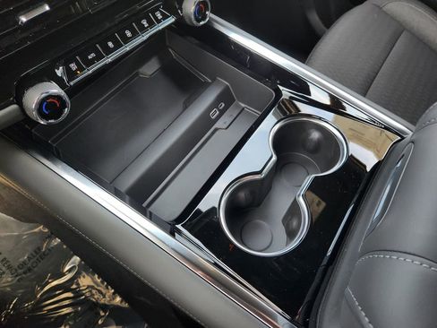 New 2026 Chevrolet Tahoe LS image 32