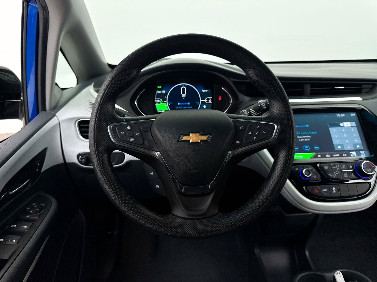Used 2020 Chevrolet Bolt LT FWD image 3