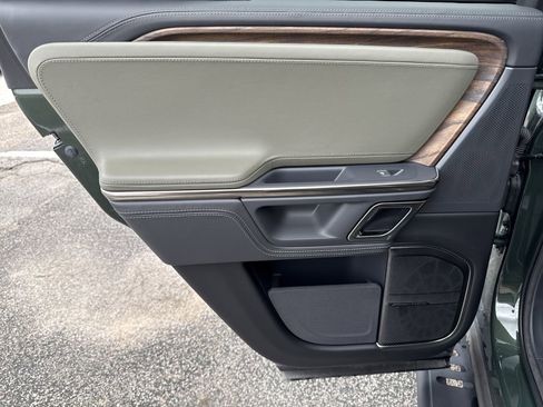 Used 2022 Rivian R1T Launch Edition image 22