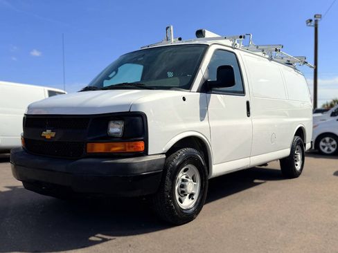 Used 2016 Chevrolet Express 2500 RWD image 2