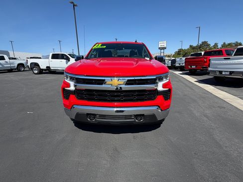 Used 2023 Chevrolet Silverado 1500 LT AWD/4WD image 8
