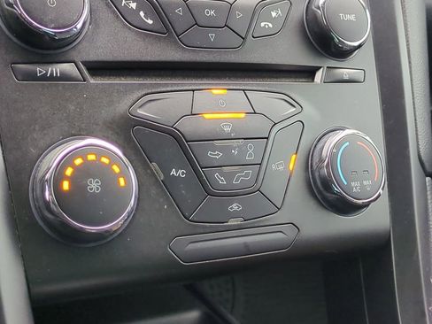 Used 2018 Ford Fusion S w/ Equipment Group 101A image 31