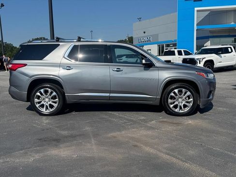 Used 2020 Chevrolet Traverse Premier w/ LPO, Floor Liner Package FWD image 2