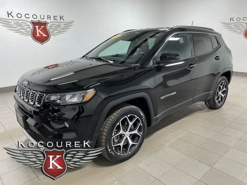 Used 2024 Jeep Compass Limited AWD/4WD image 3