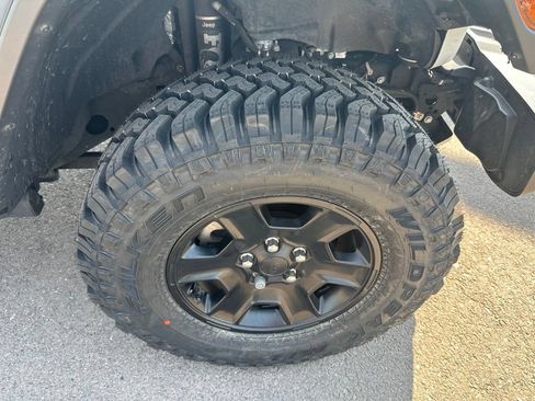Used 2021 Jeep Gladiator Mojave w/ Cold Weather Group AWD/4WD image 10