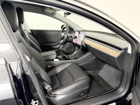 Used 2018 Tesla Model 3 Long Range RWD image 42