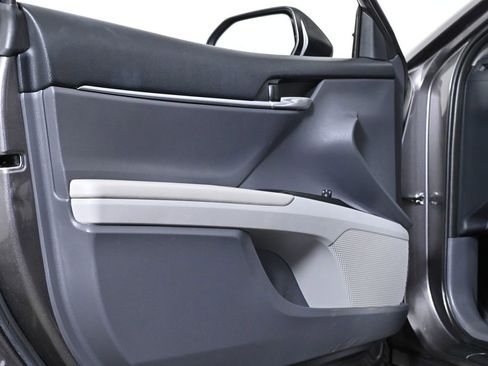 Used 2019 Toyota Camry LE image 25