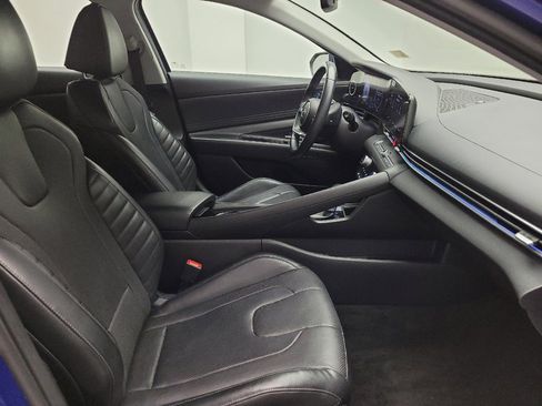 Used 2022 Hyundai Elantra Limited w/ Cargo Package FWD image 21