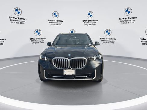 Used 2024 BMW X5 xDrive40i w/ Parking Assistance Package AWD/4WD image 3