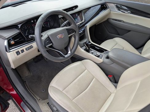 Used 2021 Cadillac XT6 Premium Luxury image 16