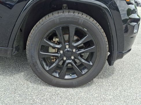 Used 2019 Jeep Grand Cherokee Altitude RWD image 8