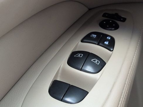 Used 2016 Nissan Pathfinder SL FWD image 25