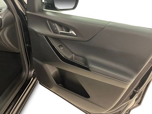 Used 2025 Chevrolet Equinox LT w/ Convenience Package II image 15