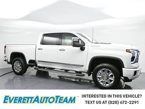 Used 2024 Chevrolet Silverado 2500 High Country w/ Technology Package AWD/4WD image 1