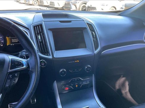 Used 2020 Ford Edge ST-Line w/ Cold Weather Package image 6