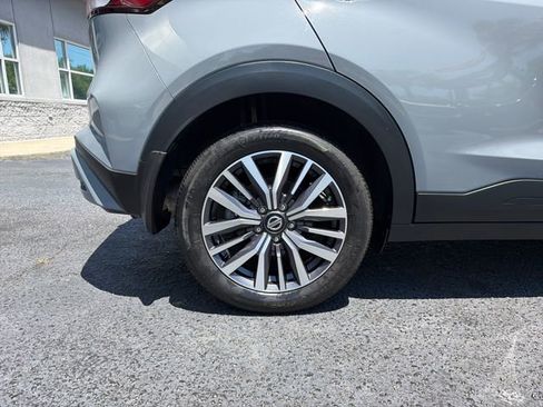 Used 2021 Nissan Kicks SV FWD image 33