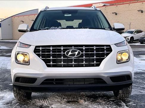 New 2026 Hyundai Venue SEL image 16