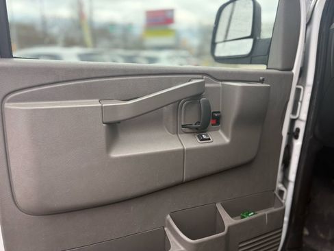 Used 2019 Chevrolet Express 3500 Extended w/ Driver Convenience Package RWD image 12